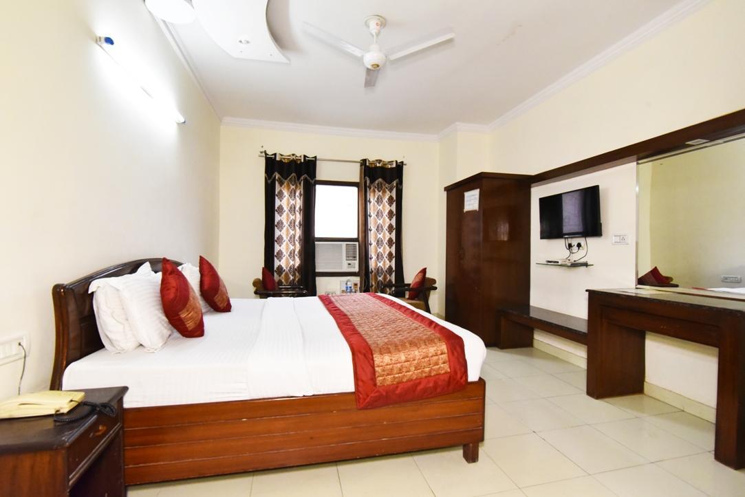 Hotel B-Comfort Amritsar Exterior photo