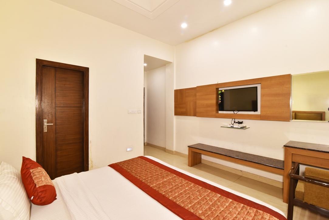 Hotel B-Comfort Amritsar Exterior photo