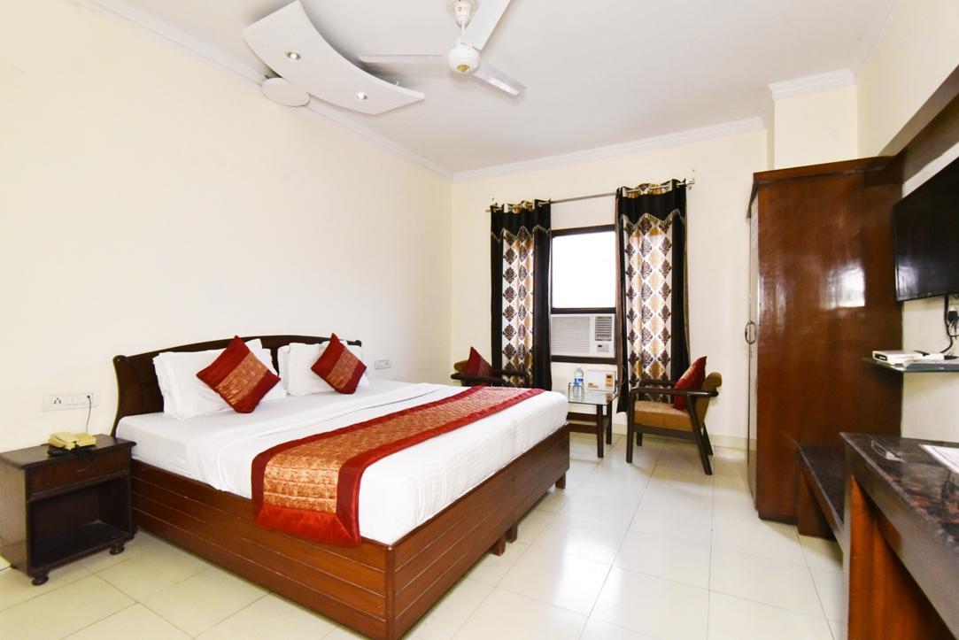 Hotel B-Comfort Amritsar Exterior photo