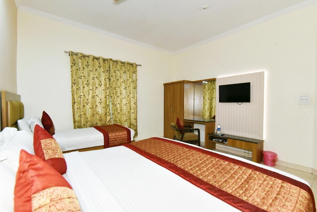 Hotel B-Comfort Amritsar Exterior photo