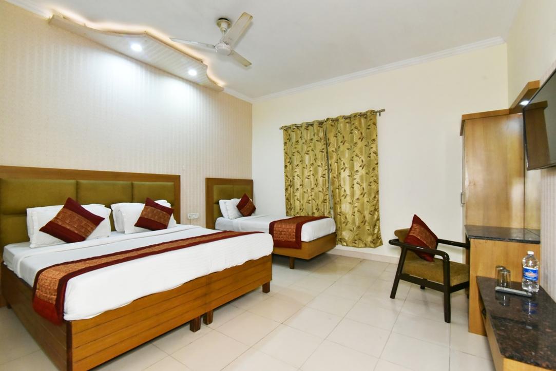 Hotel B-Comfort Amritsar Exterior photo